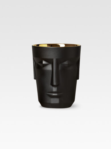 Elegancki czarny porcelanowy kubek z twarzą ze złotym 24 karatowym środkiem marki Sieger by Furstenberg manufaktury Porzellan Furstenberg zaprojektowany przez Sieger design.