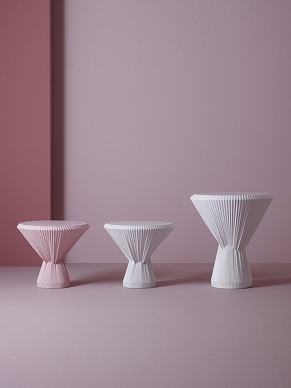 plisago różowy lub biały porcelanowy stolik kawowy 52 oraz 42 cm