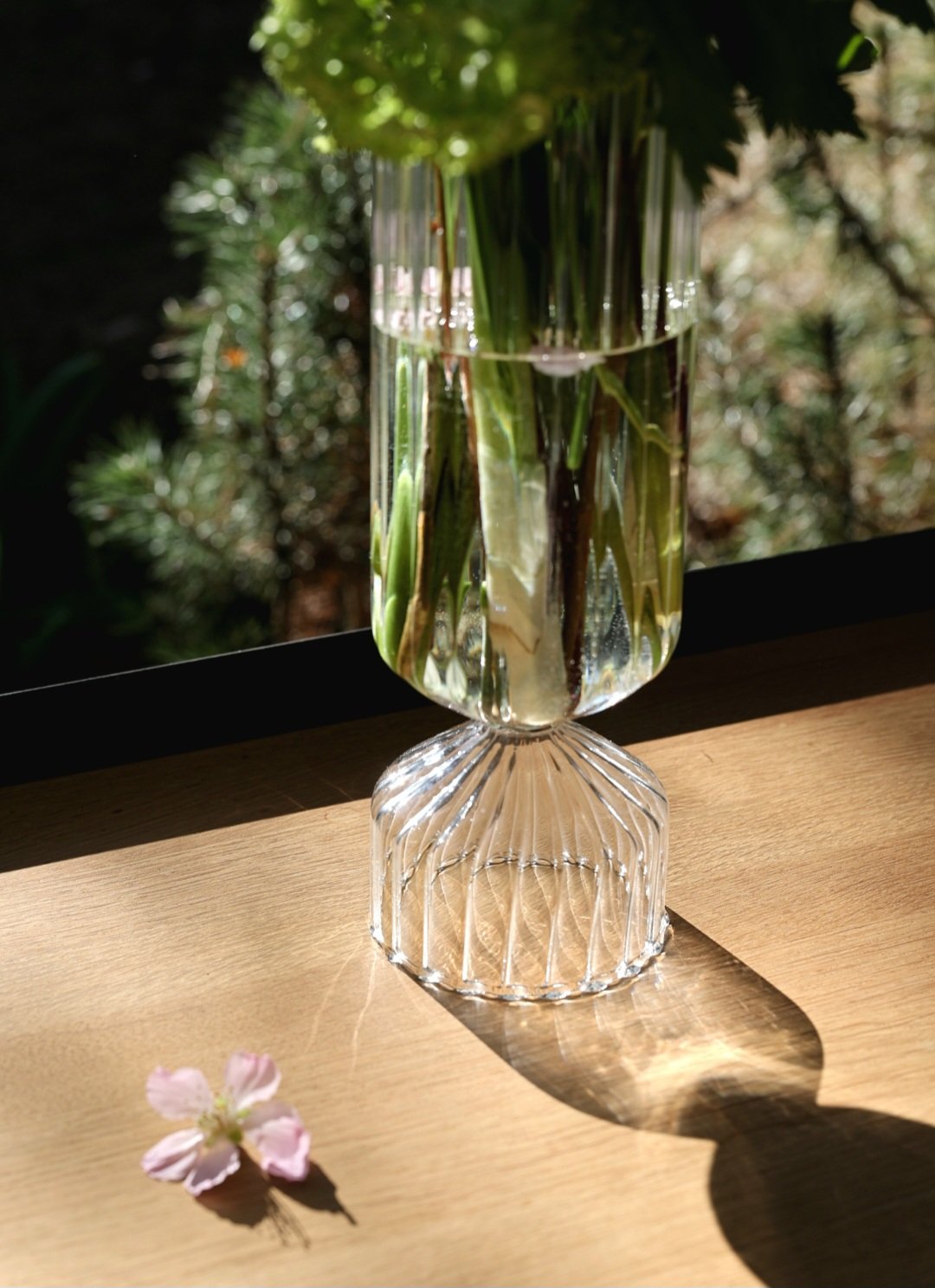 BOUQUET OPTIC VASE 27 cm RYFLOWANY - obrazek 2