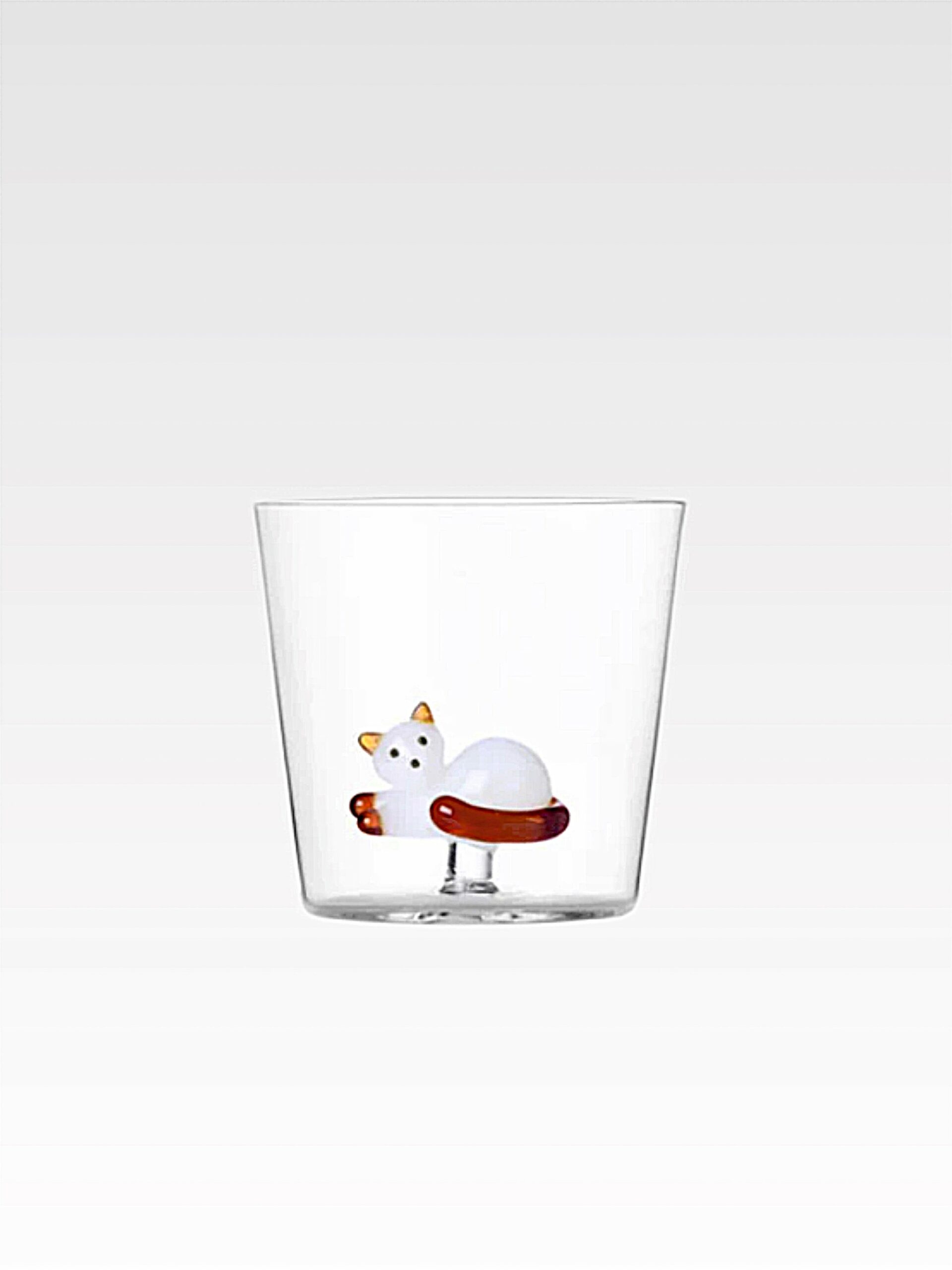 TABBY CAT kubek z leżącym białym kotem z brązowym ogonem